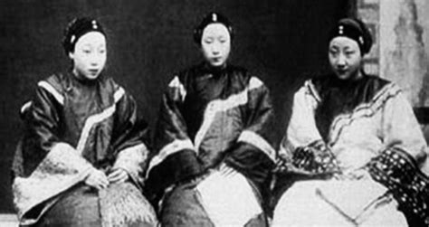 容易二婚女命的八字_女命二婚的八字特征,第11张 容易二婚女命的八字_女命二婚的八字特征,第11张