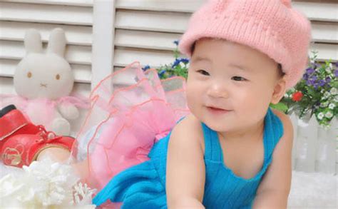 周姓女孩名字大全_女孩姓周取什么名字,第2张